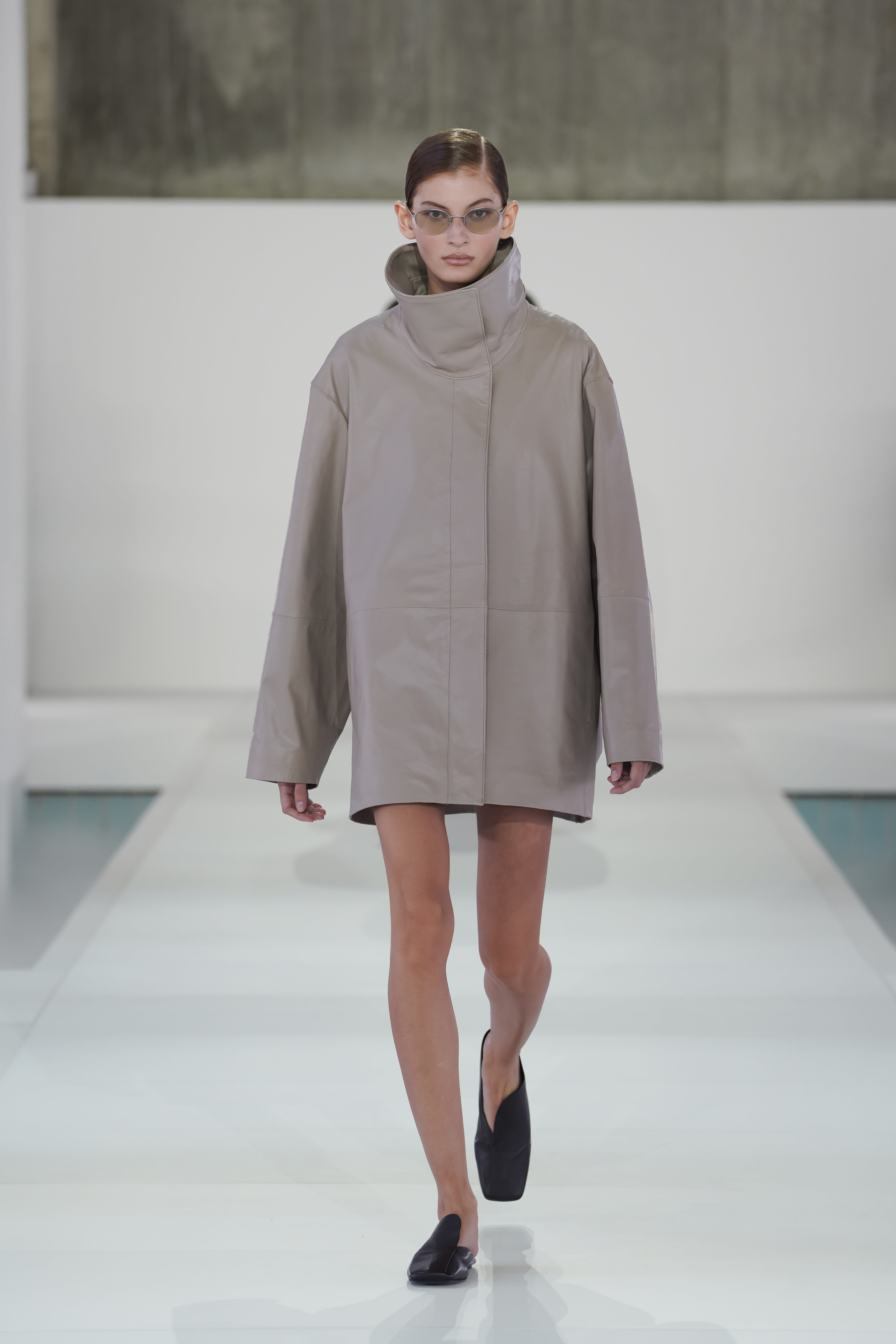 オーバーサイズ レザー ファネルネック ボンバージャケット